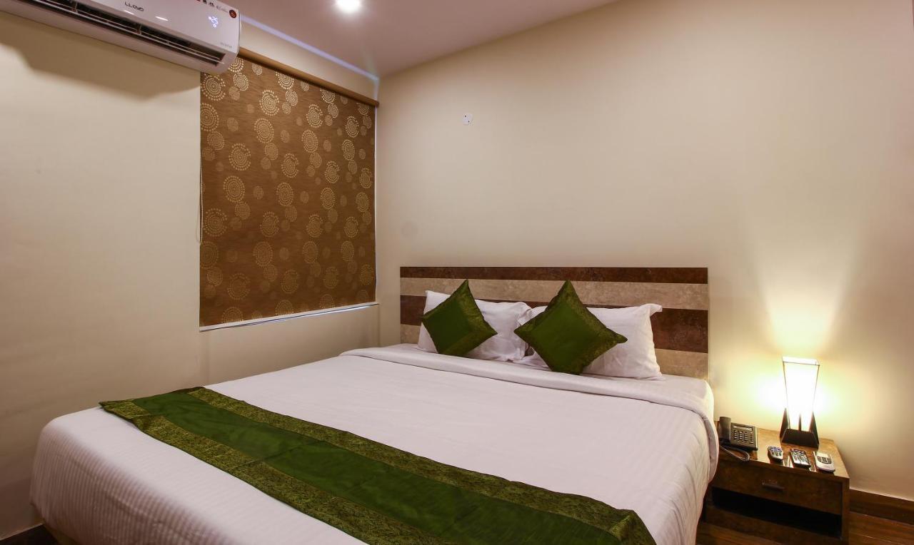 Treebo Address Inn, Banjara Hills ไฮเดอราบัด ภายนอก รูปภาพ