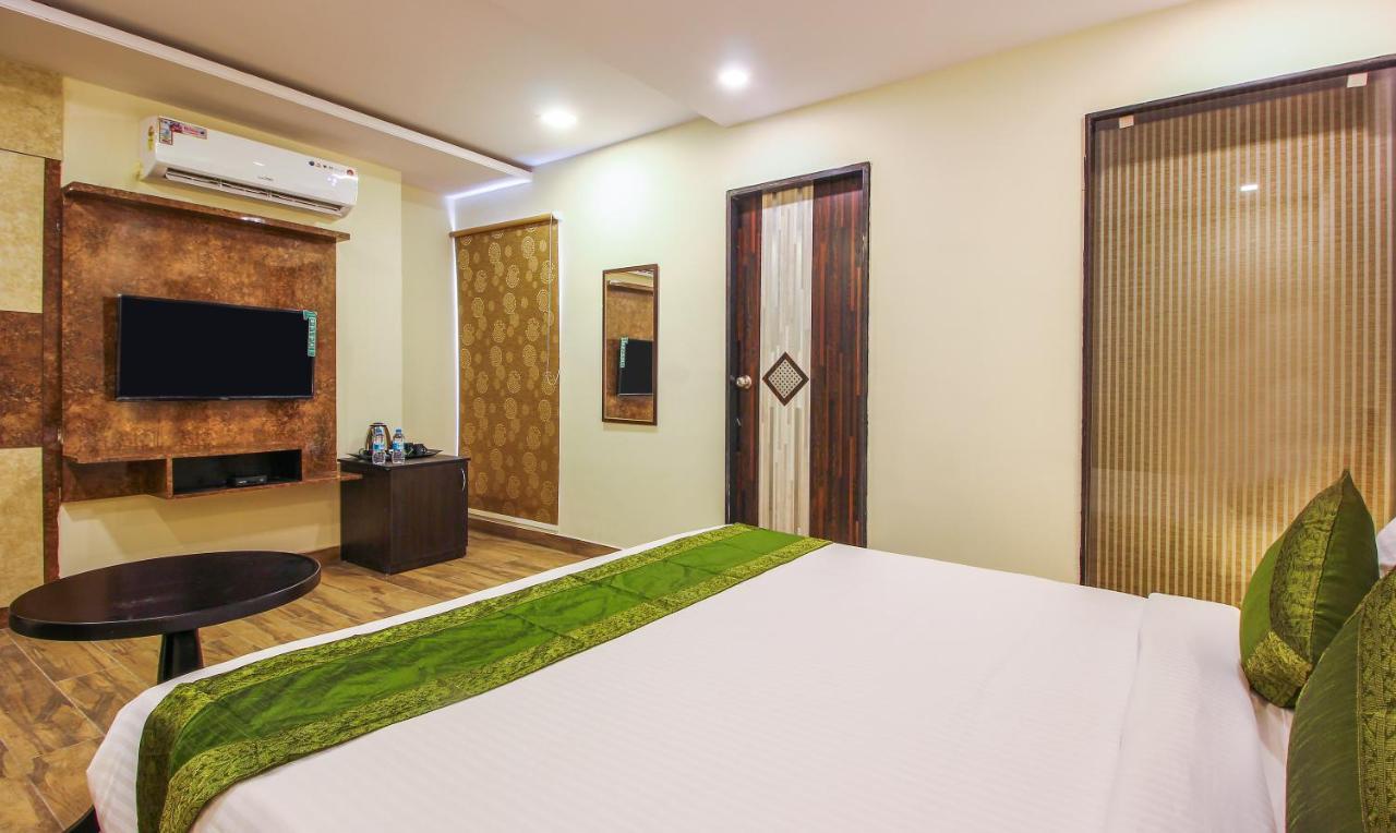 Treebo Address Inn, Banjara Hills ไฮเดอราบัด ภายนอก รูปภาพ