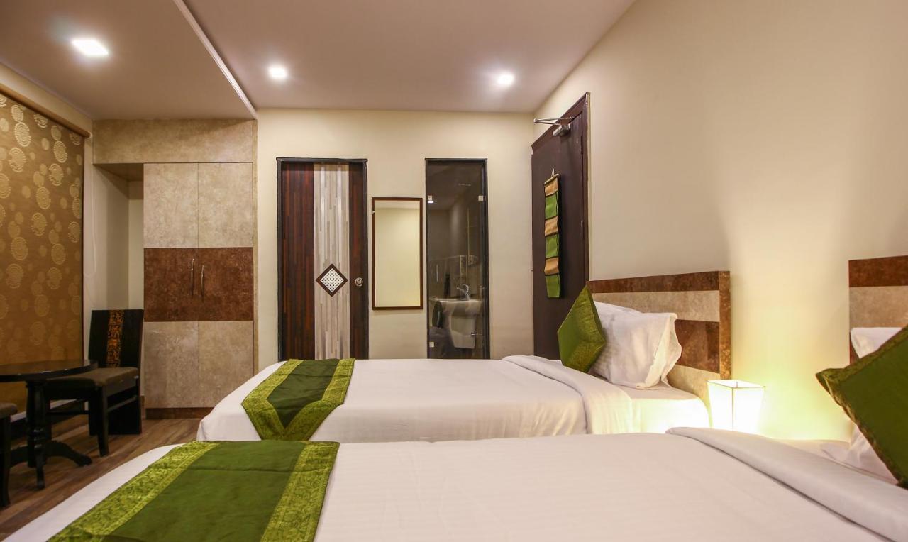Treebo Address Inn, Banjara Hills ไฮเดอราบัด ภายนอก รูปภาพ