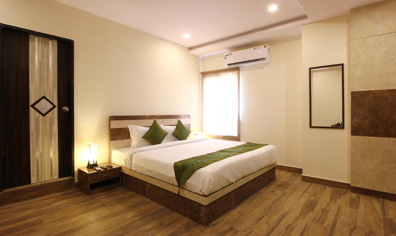 Treebo Address Inn, Banjara Hills ไฮเดอราบัด ภายนอก รูปภาพ