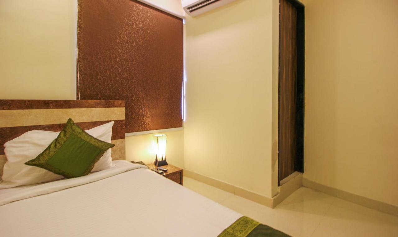 Treebo Address Inn, Banjara Hills ไฮเดอราบัด ภายนอก รูปภาพ