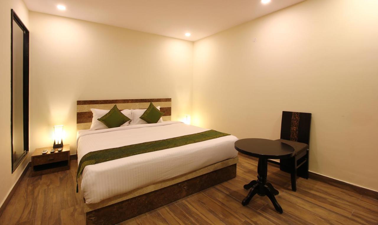 Treebo Address Inn, Banjara Hills ไฮเดอราบัด ภายนอก รูปภาพ