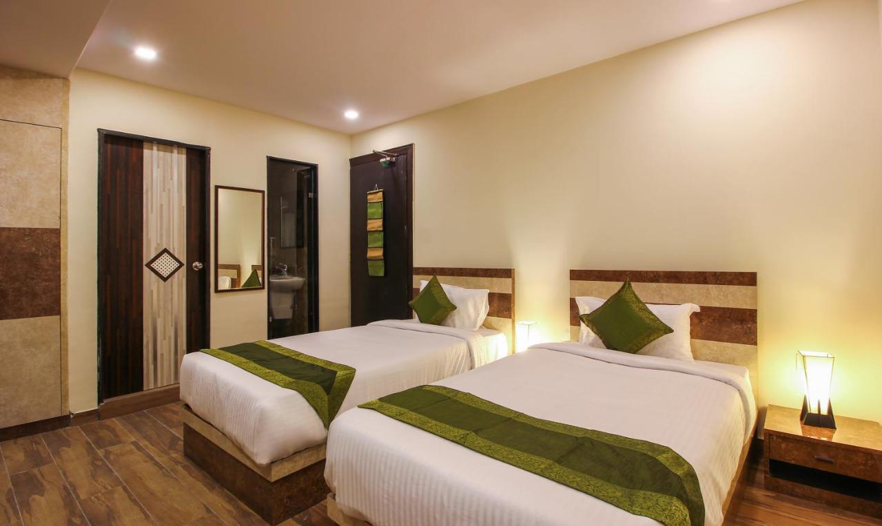 Treebo Address Inn, Banjara Hills ไฮเดอราบัด ภายนอก รูปภาพ