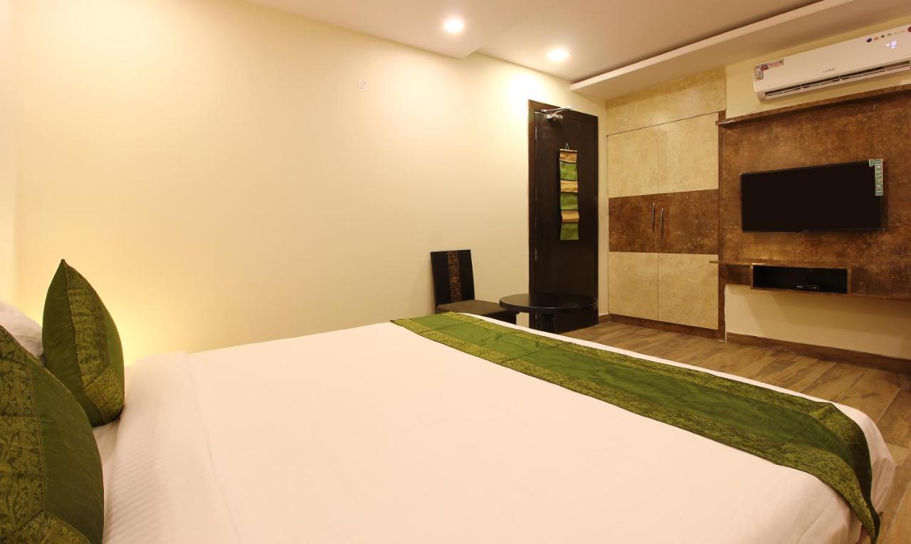 Treebo Address Inn, Banjara Hills ไฮเดอราบัด ภายนอก รูปภาพ