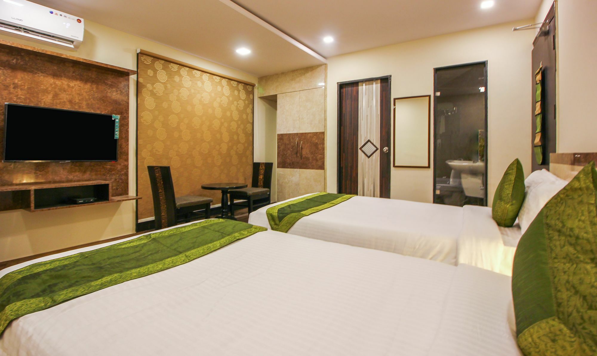 Treebo Address Inn, Banjara Hills ไฮเดอราบัด ภายนอก รูปภาพ