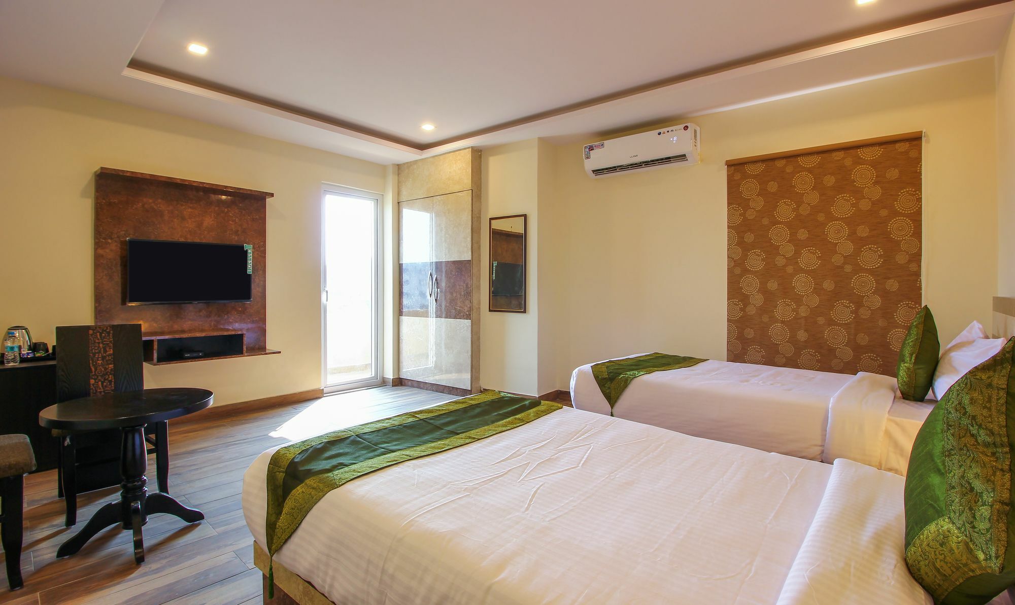 Treebo Address Inn, Banjara Hills ไฮเดอราบัด ภายนอก รูปภาพ